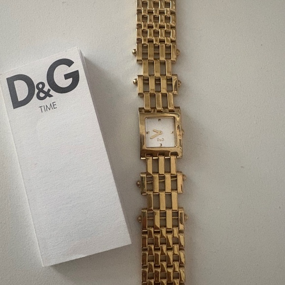 Dolce & Gabbana Accessories - D&G gold watch model DW0519